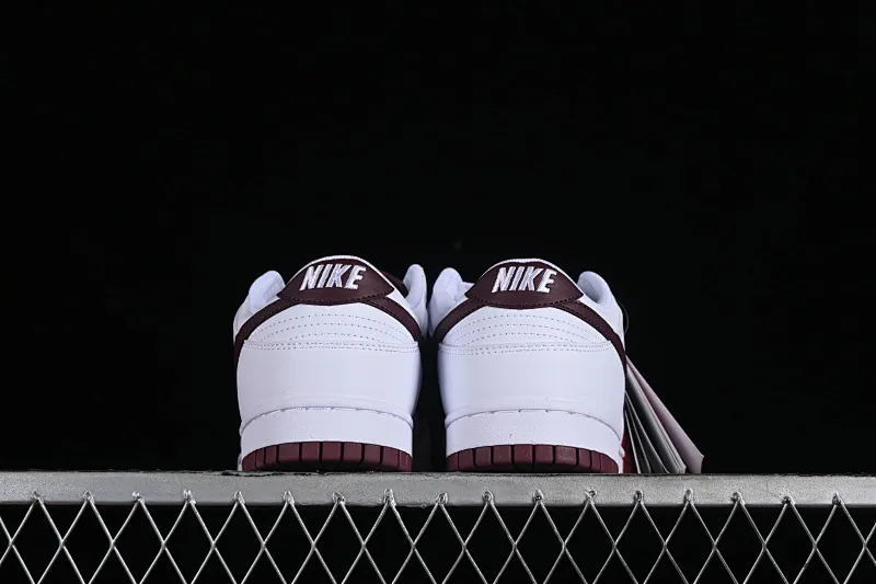 All categories Nk SB Dunk series Nk SB Dunk Low low-top sneakers Nk SB Dunk Low white and red color low-top casual sports skateboard shoes DV0831-102